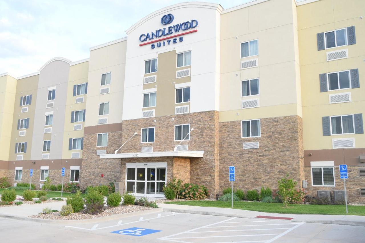 แคนเดิลวูด สวีท : แคนซัส ซิตี้ - อินดิเพนเดนซ์ Hotel Selsa ภายนอก รูปภาพ
