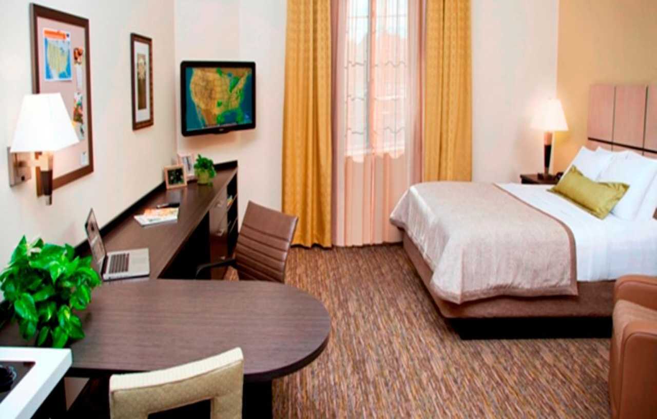 แคนเดิลวูด สวีท : แคนซัส ซิตี้ - อินดิเพนเดนซ์ Hotel Selsa ภายนอก รูปภาพ